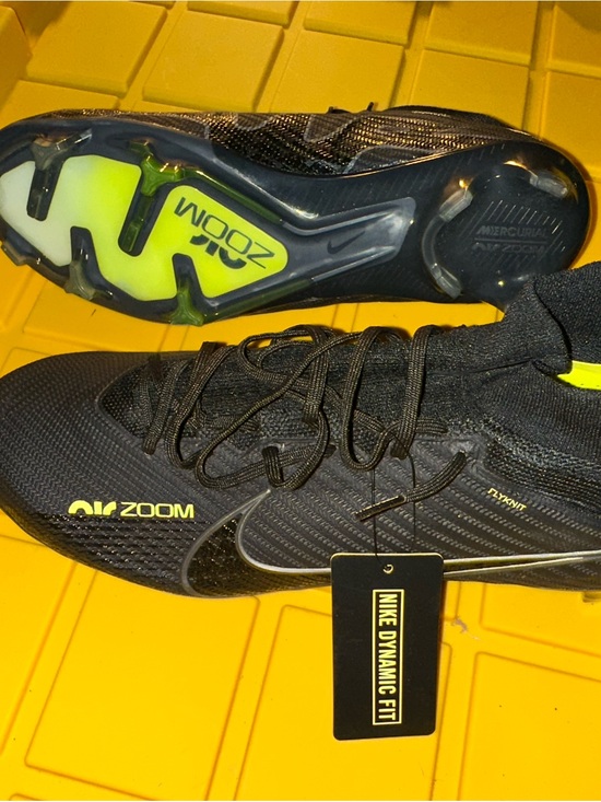 Nike Black Soccer Cleats with Silver Swoosh main image 4